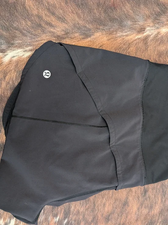 Lululemon Women’s Black Performance Running Shorts - Picture 4 of 4